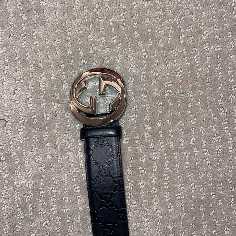 Brand new worn wants men’s Gucci black and silver belt
